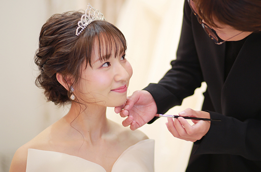 一流ホテルのヘアメイクを