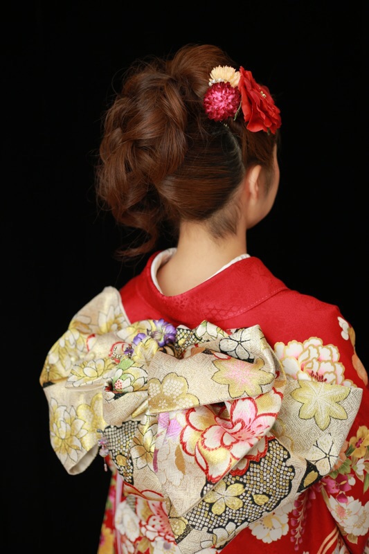 様々な帯結びが出来る、華やかな振袖♡