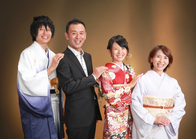 お兄ちゃんの成人記念に仲良し家族で♡
