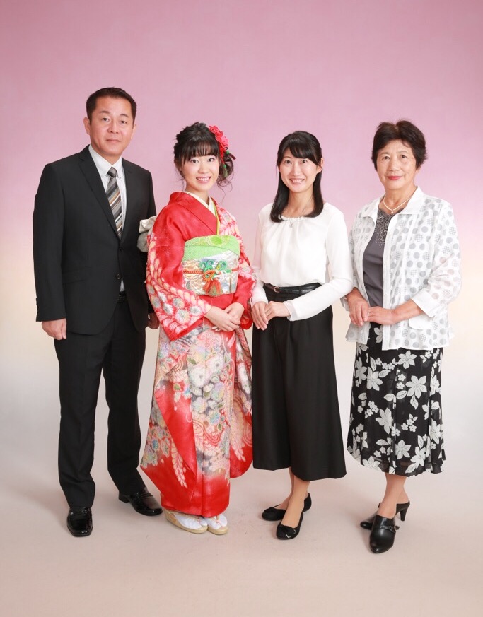 晴れ姿をお祖父様にも見せに行かれました♪