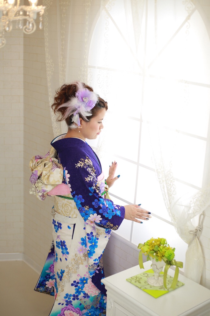 粋な青の振袖がお似合い☆