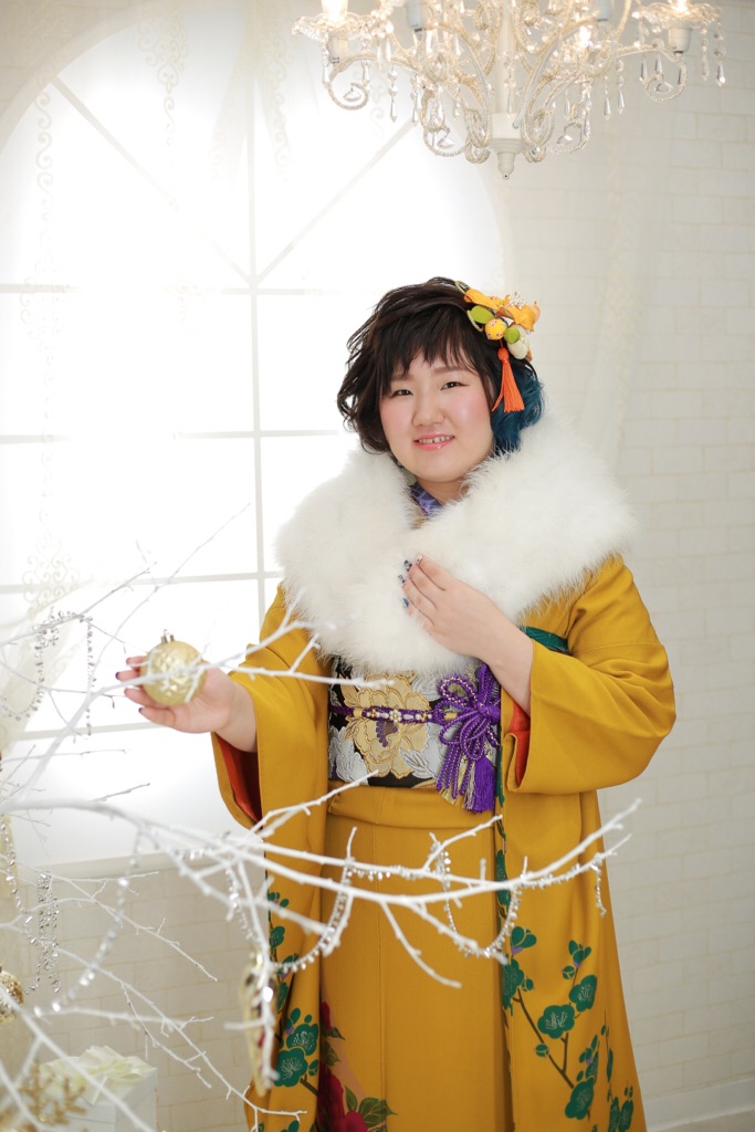 青のポイントカラーヘアー素敵です★