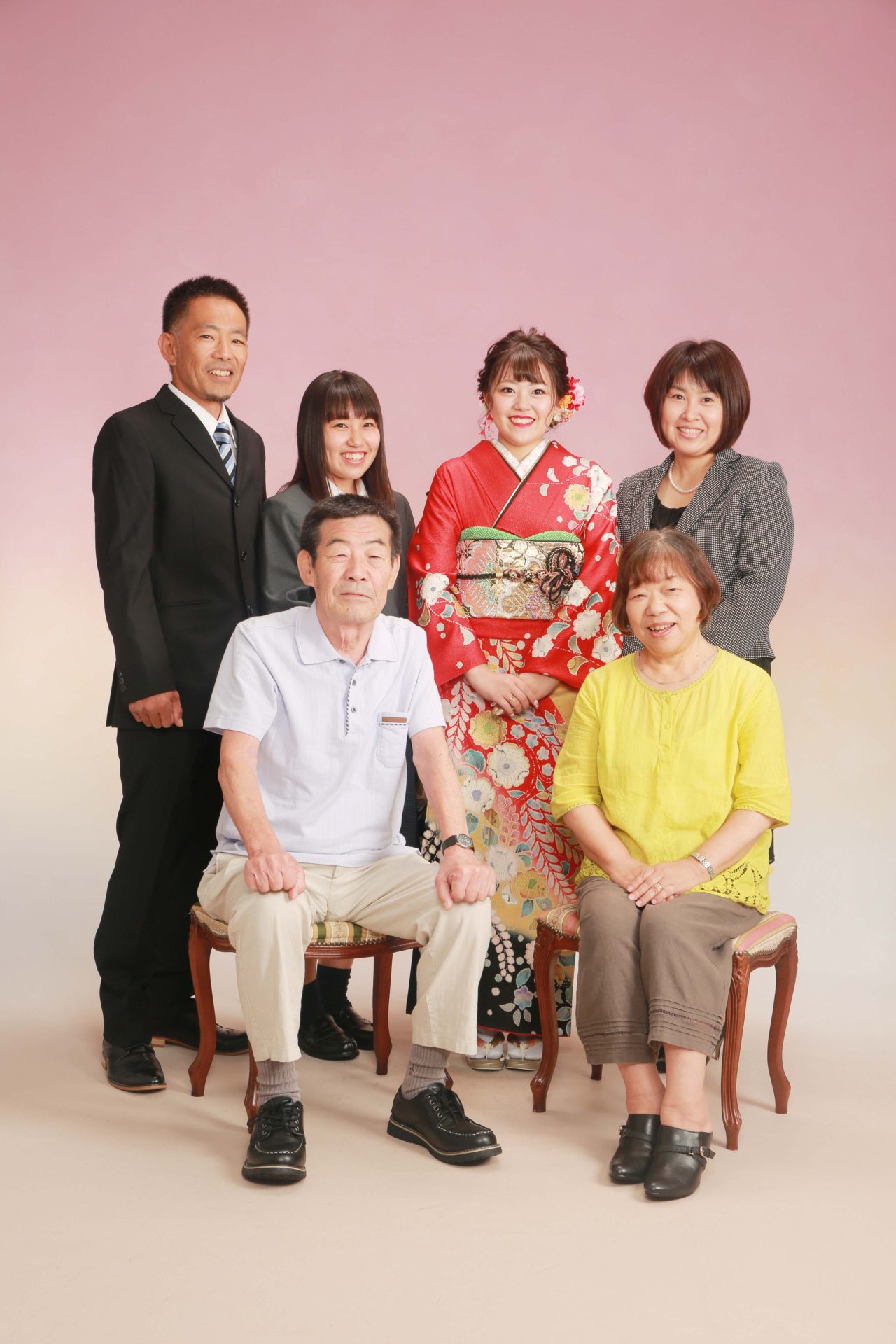家族に囲まれて 成人式前撮り 可児市 岐阜県可児市のフォトスタジオパルファン Photo Studio Parfum