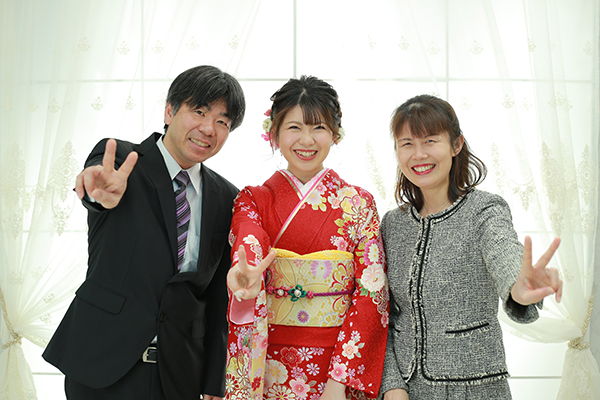 よく映える赤の振袖で【美濃加茂市】