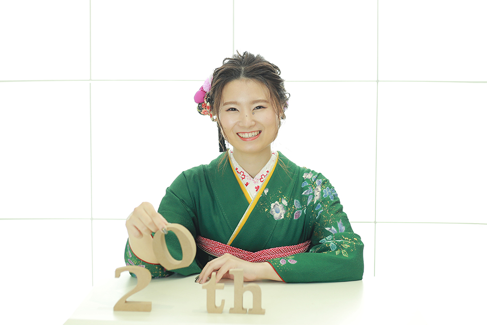 濃緑の振袖で【可児】