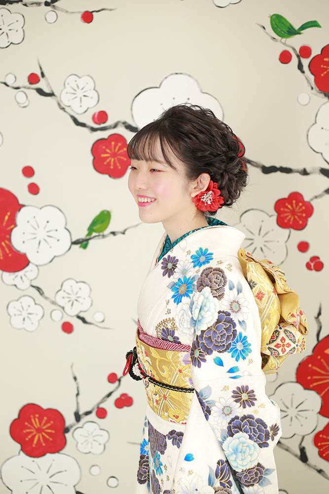 アクセントに赤を入れて【川辺】